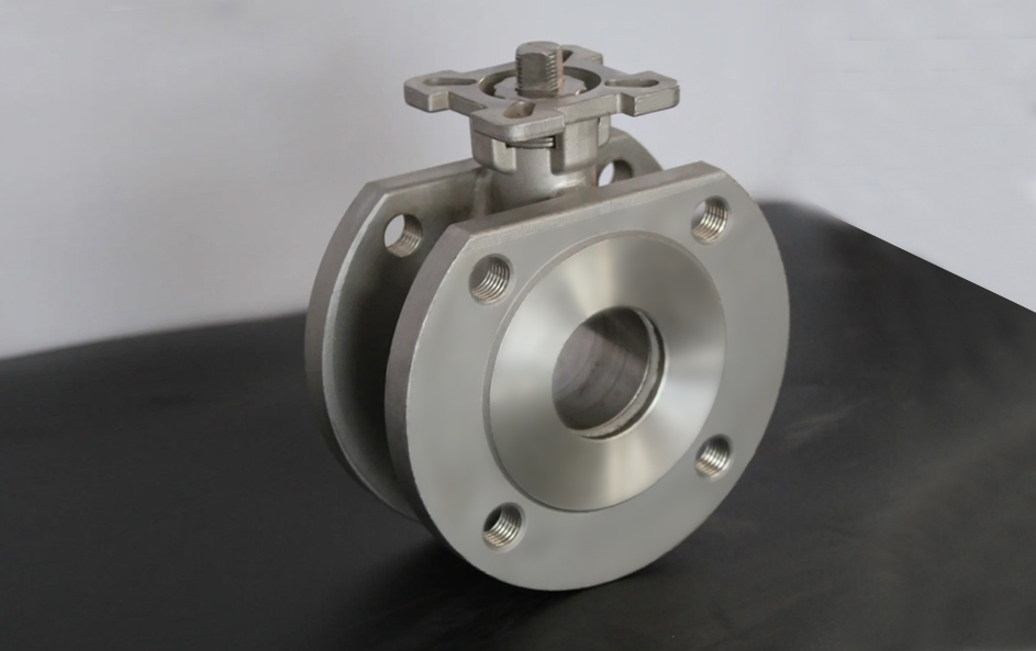 對(duì)夾式高平臺(tái)球閥適用于Class150、PN1.0～2.5MPa、-29~180℃的管路上，用于截?cái)嗷蚪油ü苈分械慕橘|(zhì)